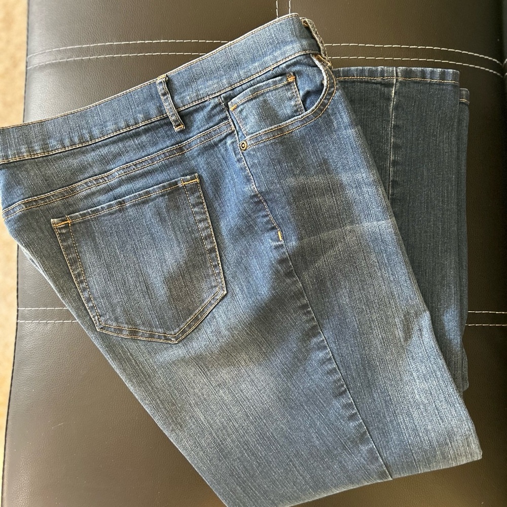 New York & Company Women's Blue Straight Jeans